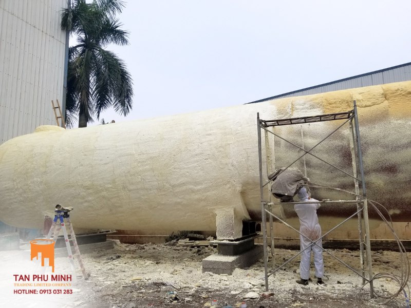 phun pu foam cách nhiệt bồn téc 2