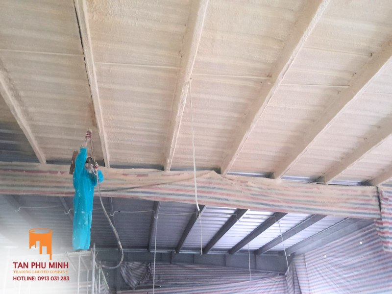 phun pu foam chống nóng nhà xưởng