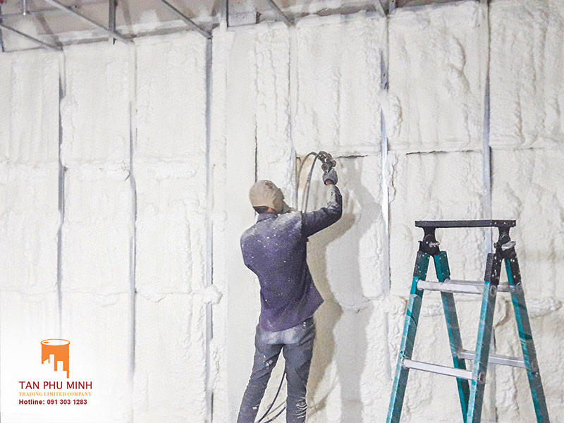 thi công phun pu foam cách âm